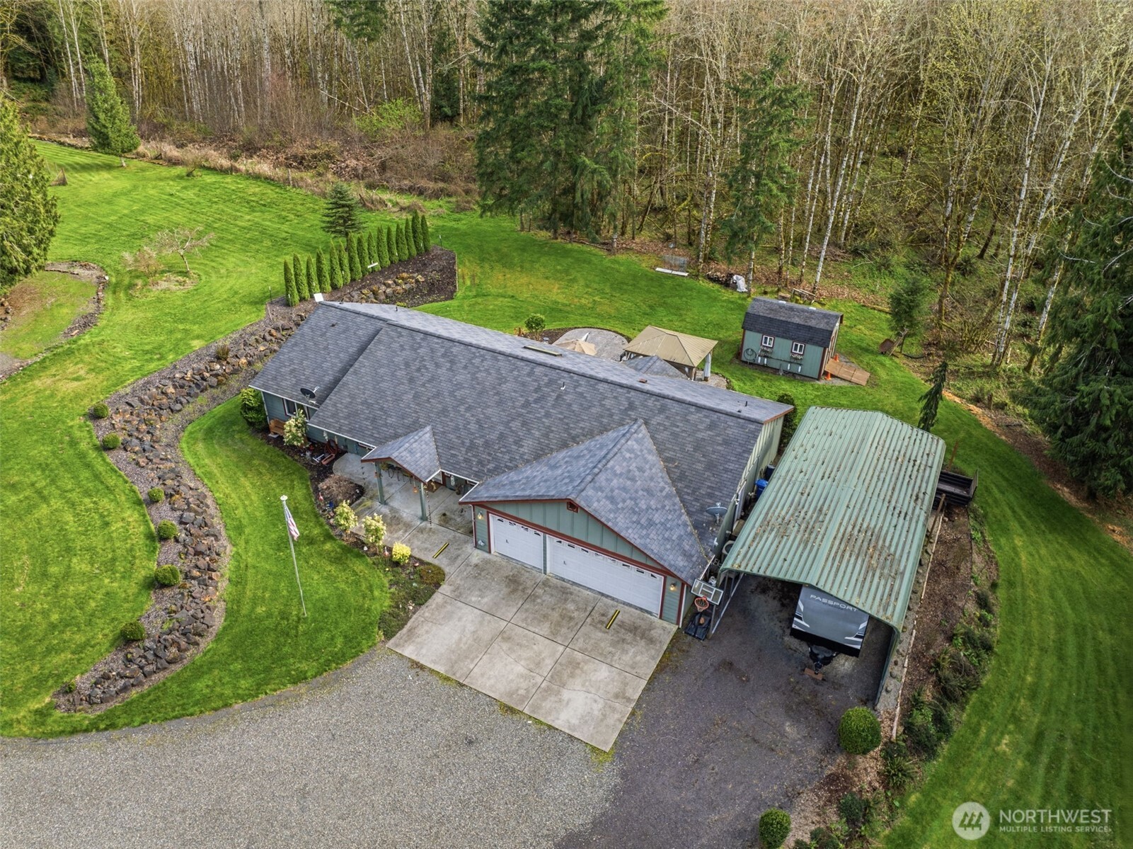 260 Trinity Drive , Castle Rock, WA 98611