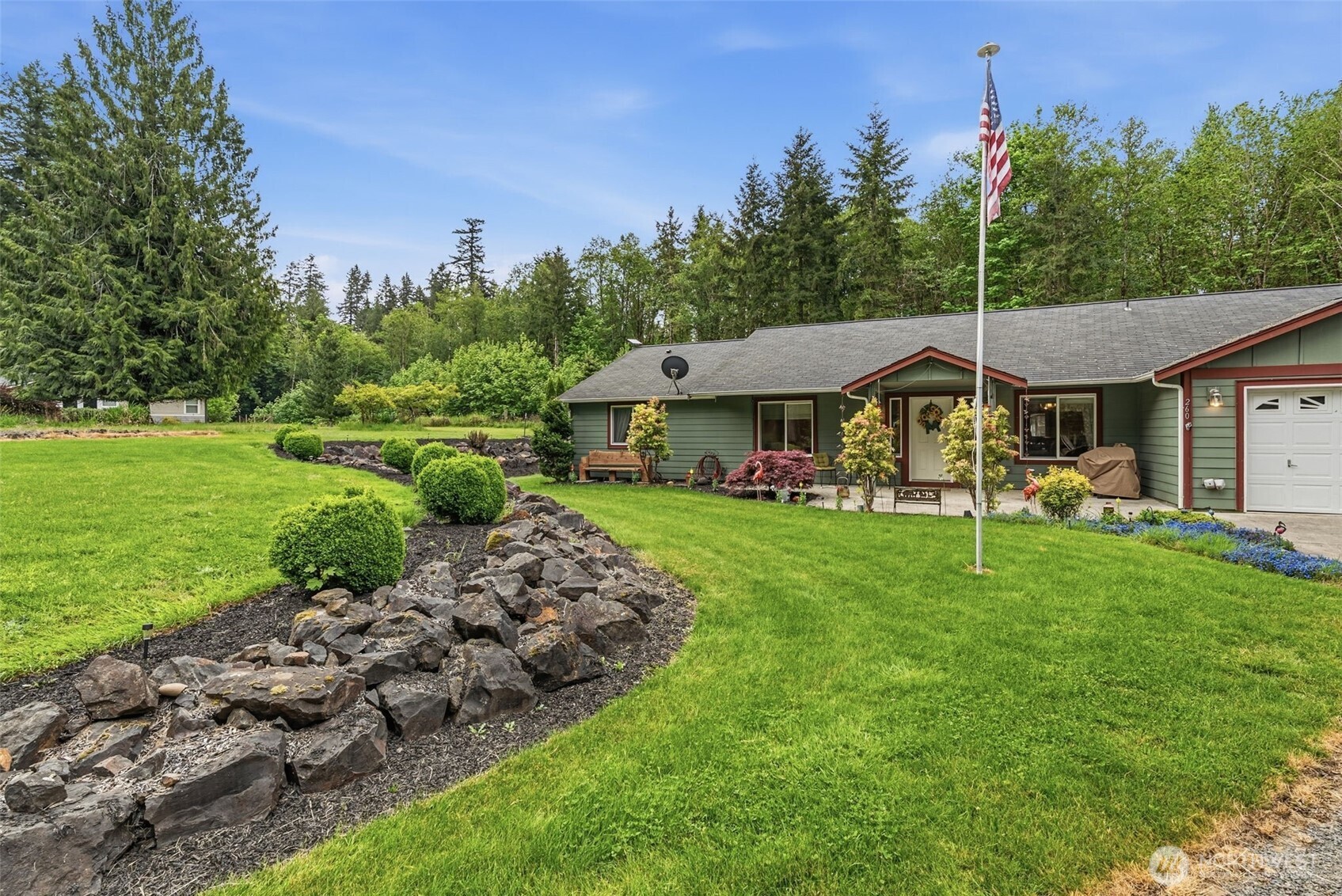 260 Trinity Drive , Castle Rock, WA 98611