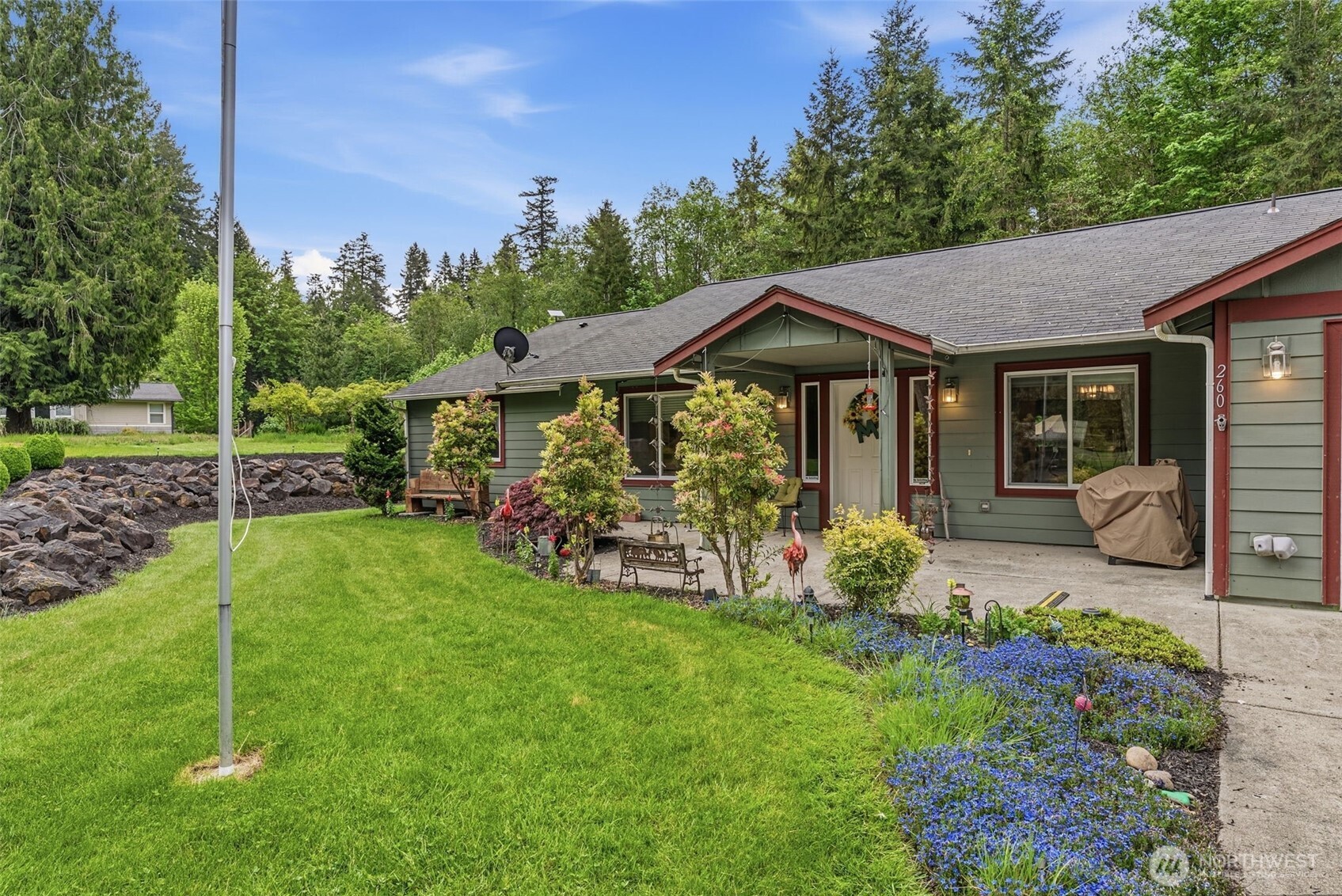 260 Trinity Drive , Castle Rock, WA 98611