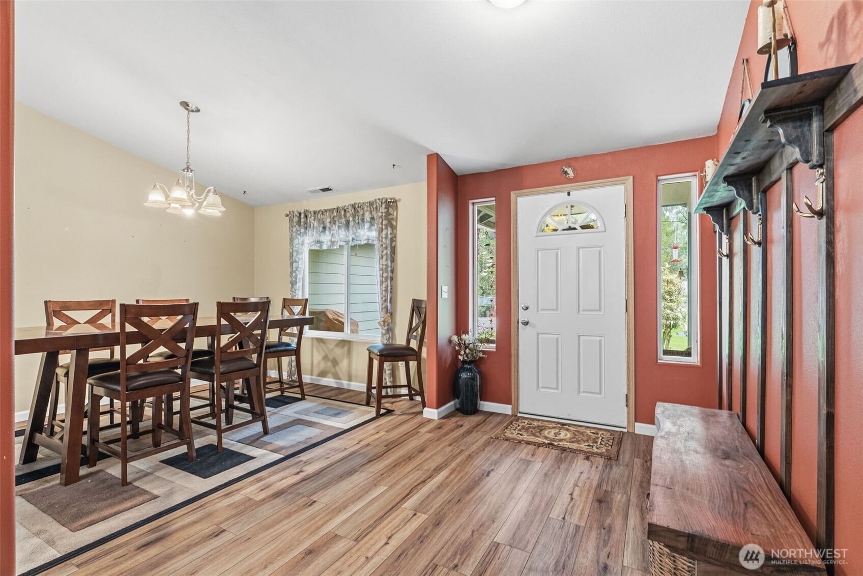 260 Trinity Drive , Castle Rock, WA 98611