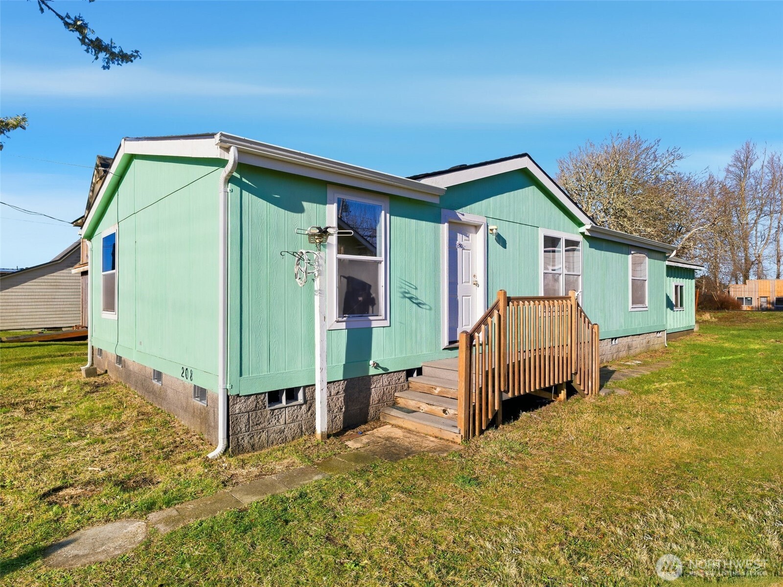 208 NE 2nd Street , Long Beach, WA 98631
