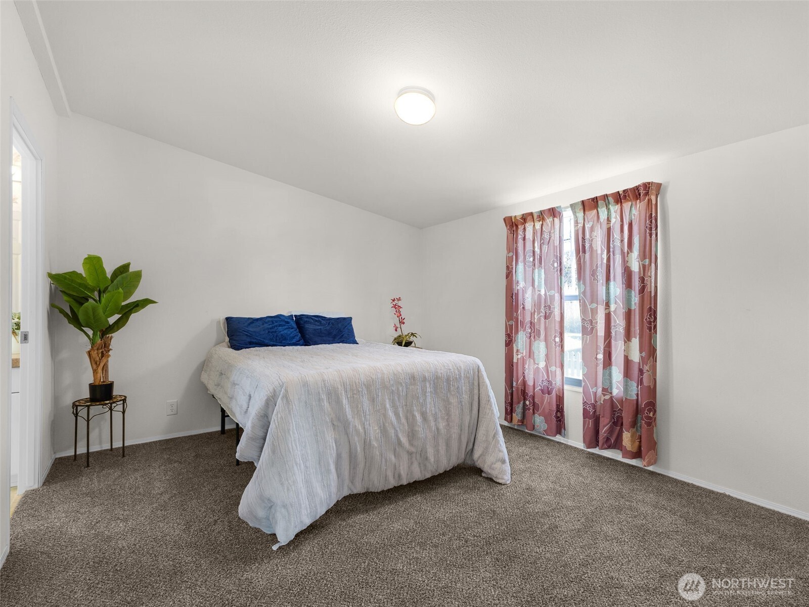 208 NE 2nd Street , Long Beach, WA 98631