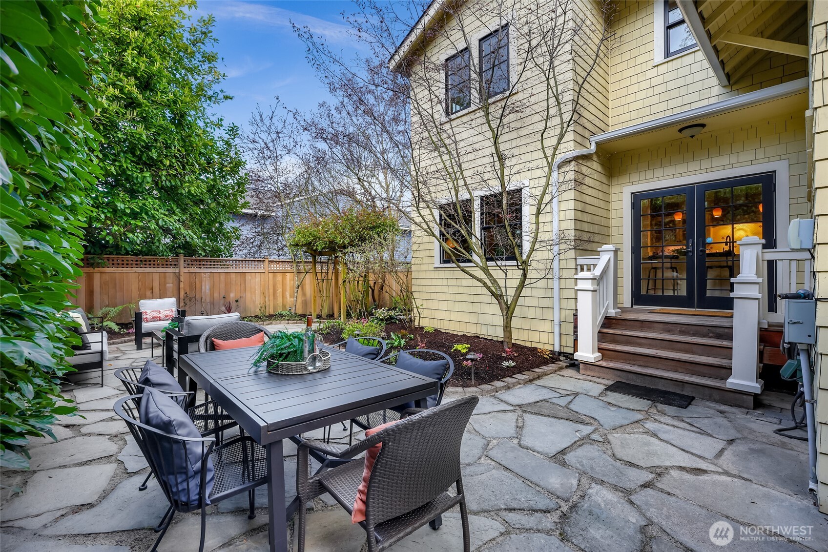 2333 Federal Avenue E, Seattle, WA 98102