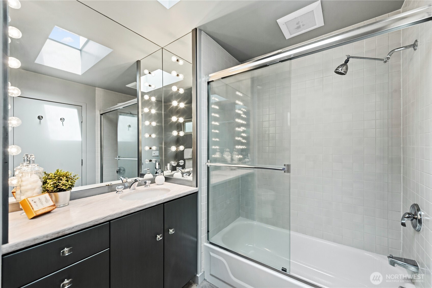 16 Wembley Lane , Mercer Island, WA 98040