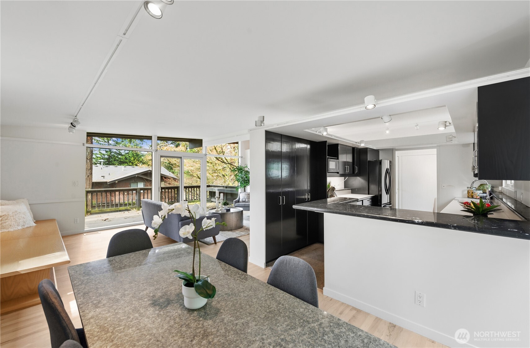 16 Wembley Lane , Mercer Island, WA 98040