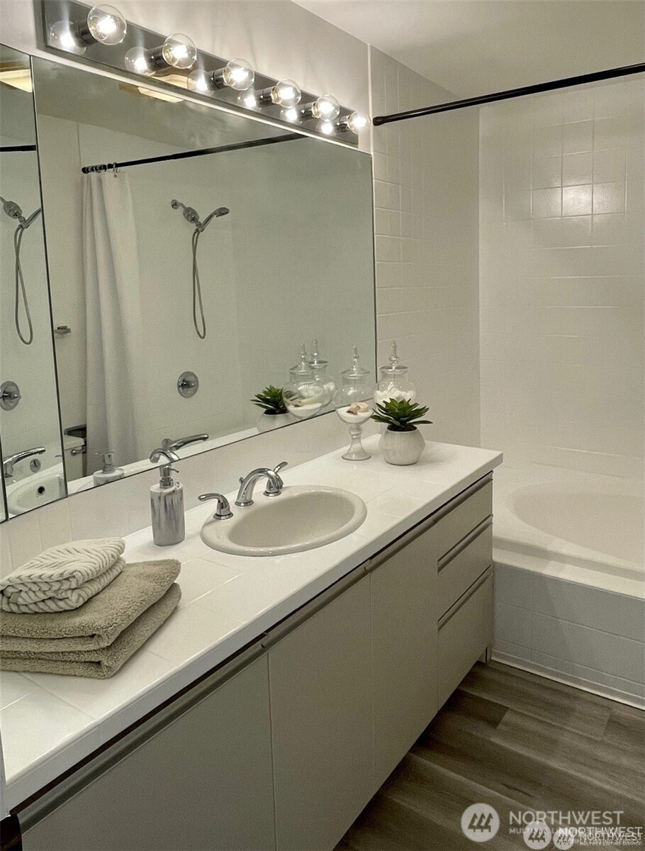 700 Crockett Street #204, Seattle, WA 98109