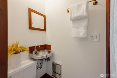 1204 17th Avenue E, Seattle, WA 98112 - Photo 14