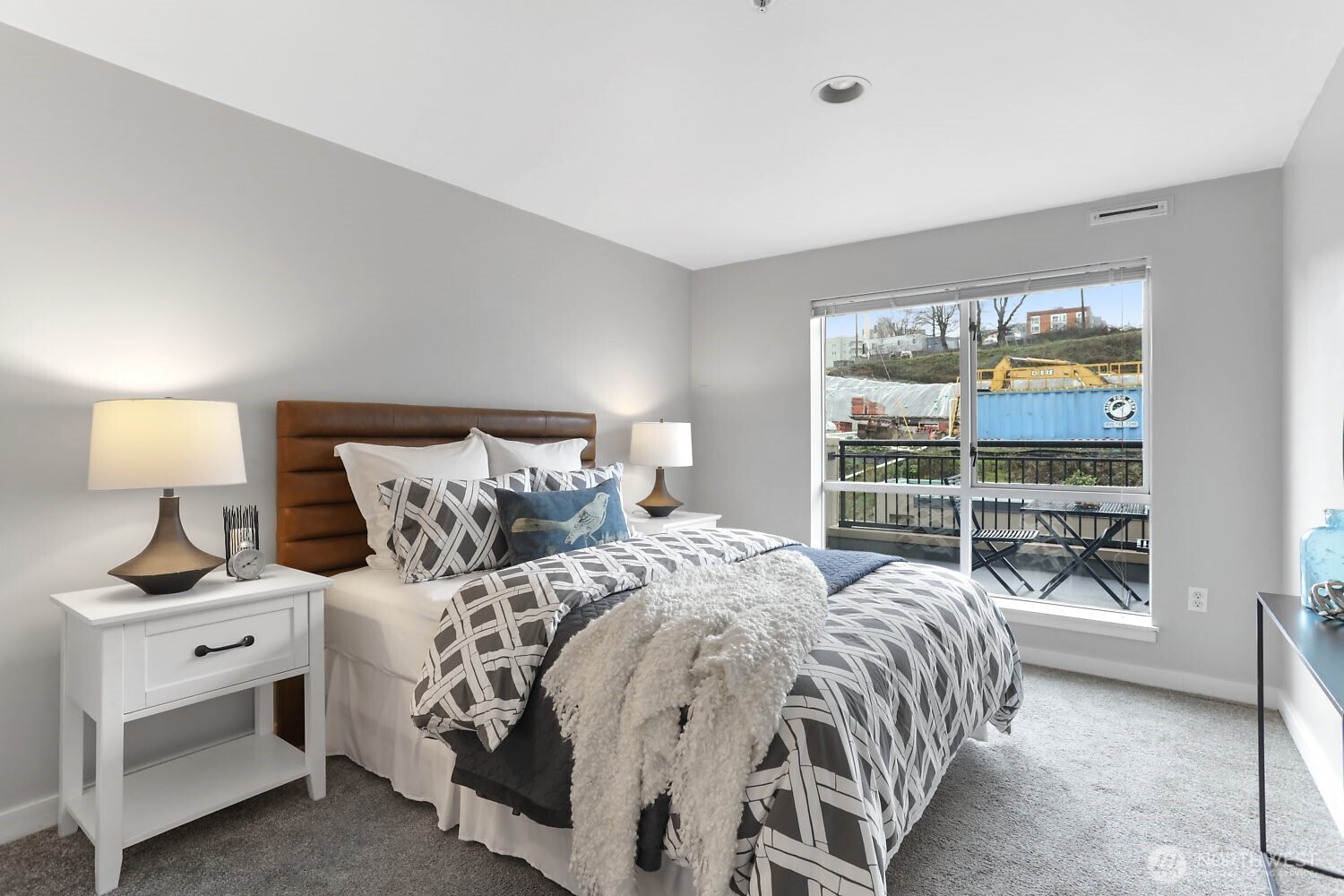 321 10th Avenue S #604, Seattle, WA 98104