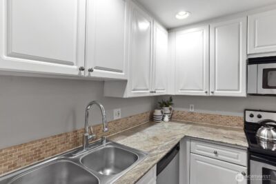 321 10th Avenue S #604, Seattle, WA 98104 - Photo 7