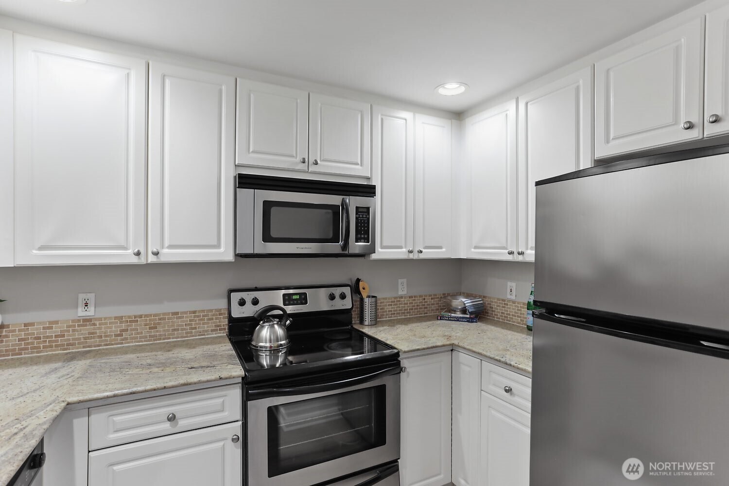 321 10th Avenue S #604, Seattle, WA 98104