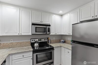 321 10th Avenue S #604, Seattle, WA 98104 - Photo 8