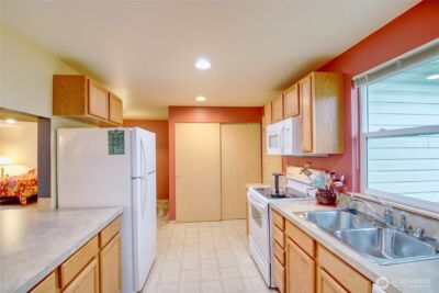 821 Park Cottage Place , Sedro Woolley, WA 98284 - Photo 11