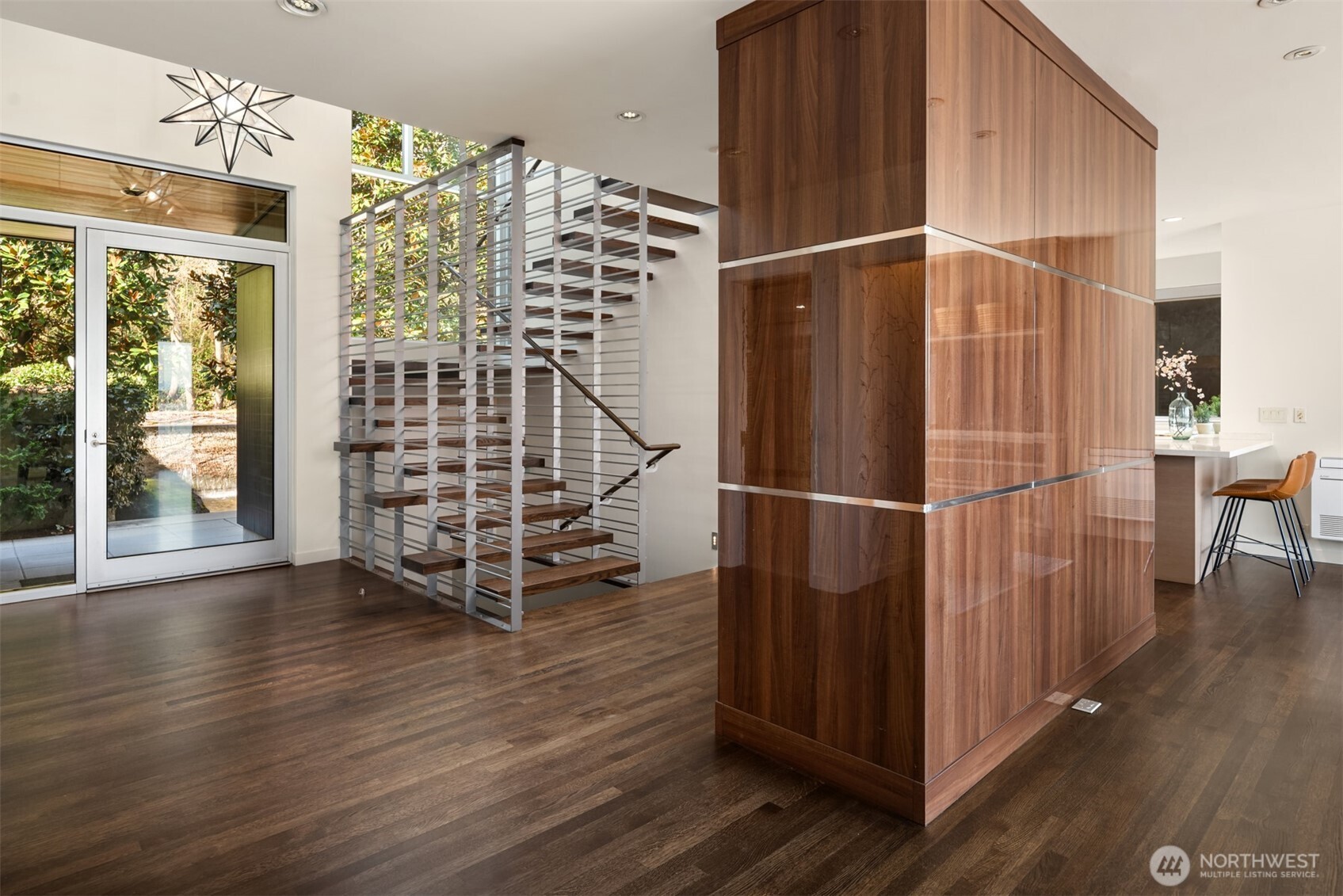 1318 Lakeside Avenue S, Seattle, WA 98144