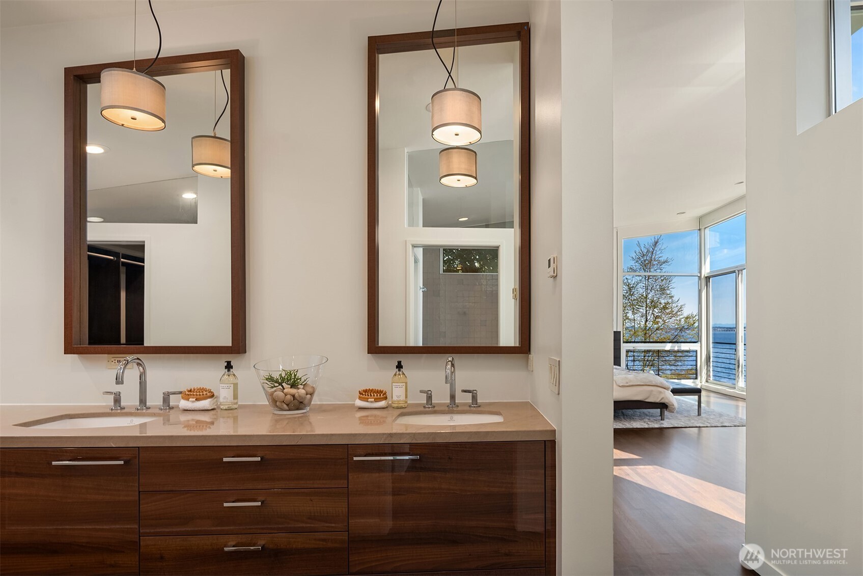 1318 Lakeside Avenue S, Seattle, WA 98144