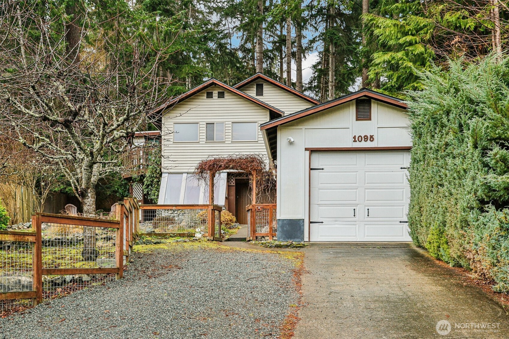 1095 Worthy Place , Greenbank, WA 98253