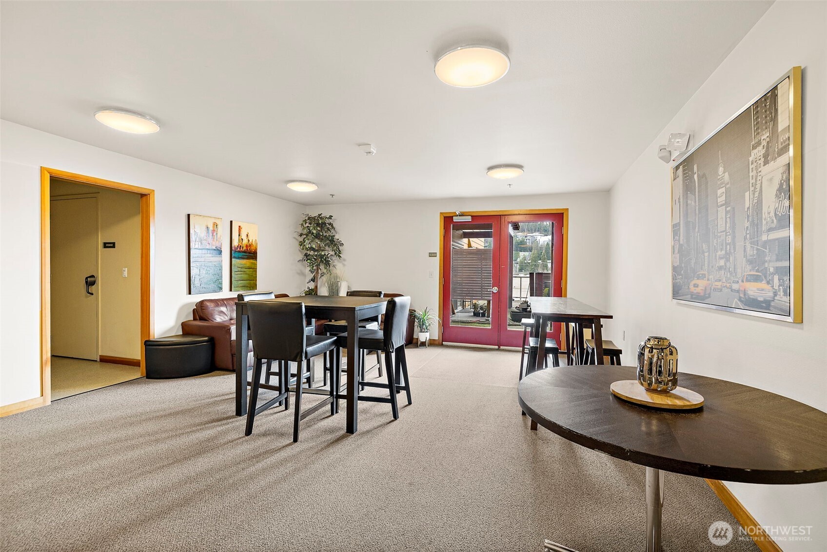 827 Hiawatha Place S #313, Seattle, WA 98144