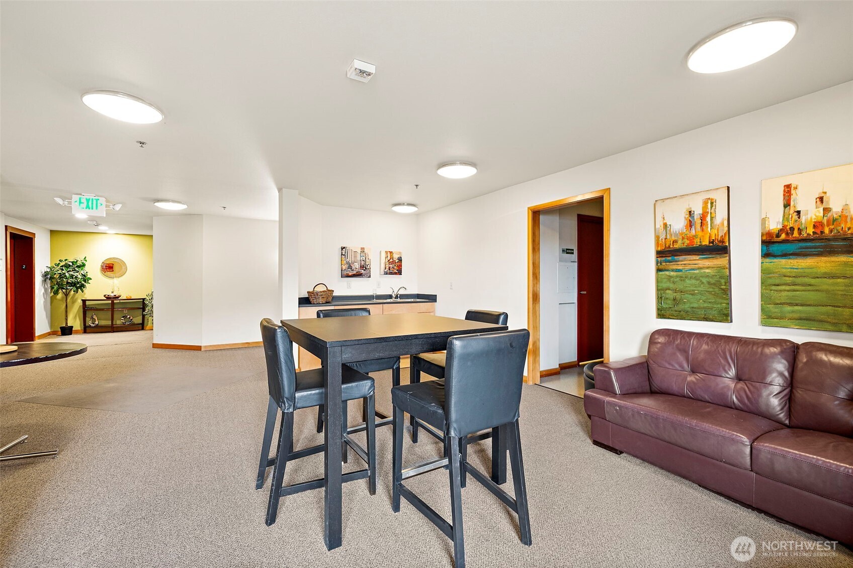 827 Hiawatha Place S #313, Seattle, WA 98144