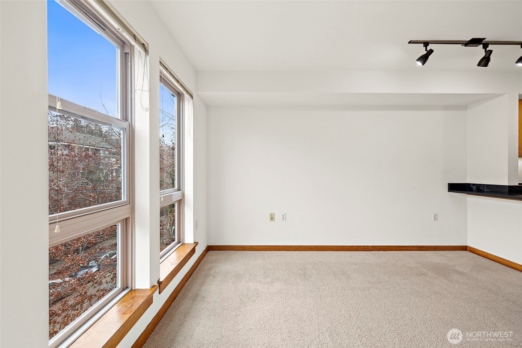 827 Hiawatha Place S #313, Seattle, WA 98144