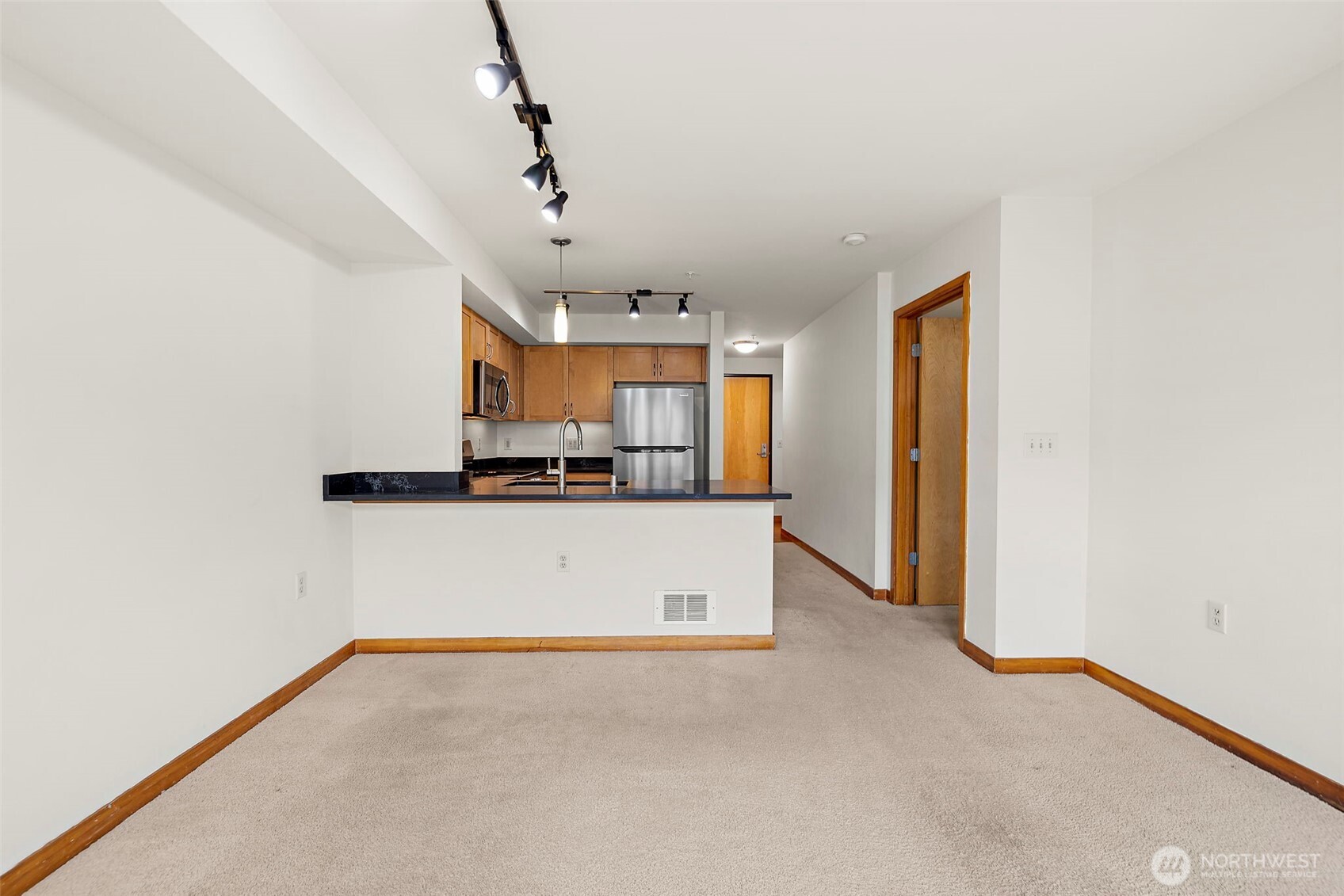827 Hiawatha Place S #313, Seattle, WA 98144