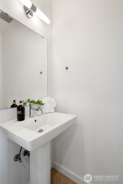 1546 Sturgus Avenue S, Seattle, WA 98144 - Photo 17