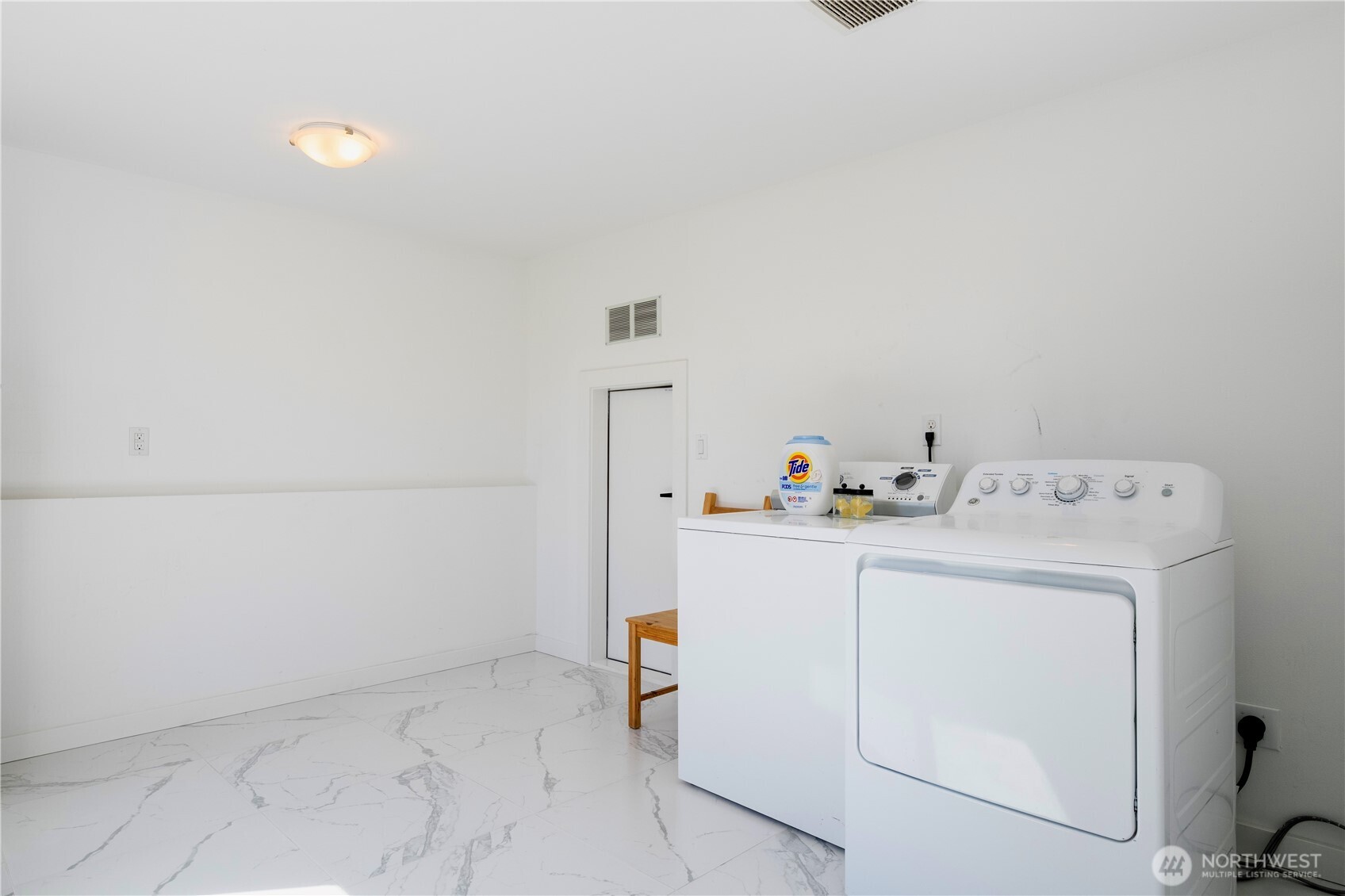 1546 Sturgus Avenue S, Seattle, WA 98144