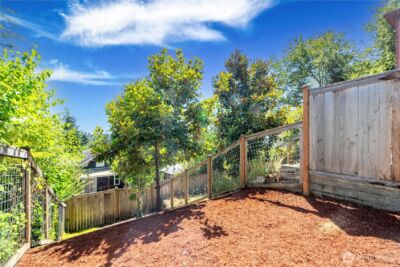 1546 Sturgus Avenue S, Seattle, WA 98144 - Photo 32