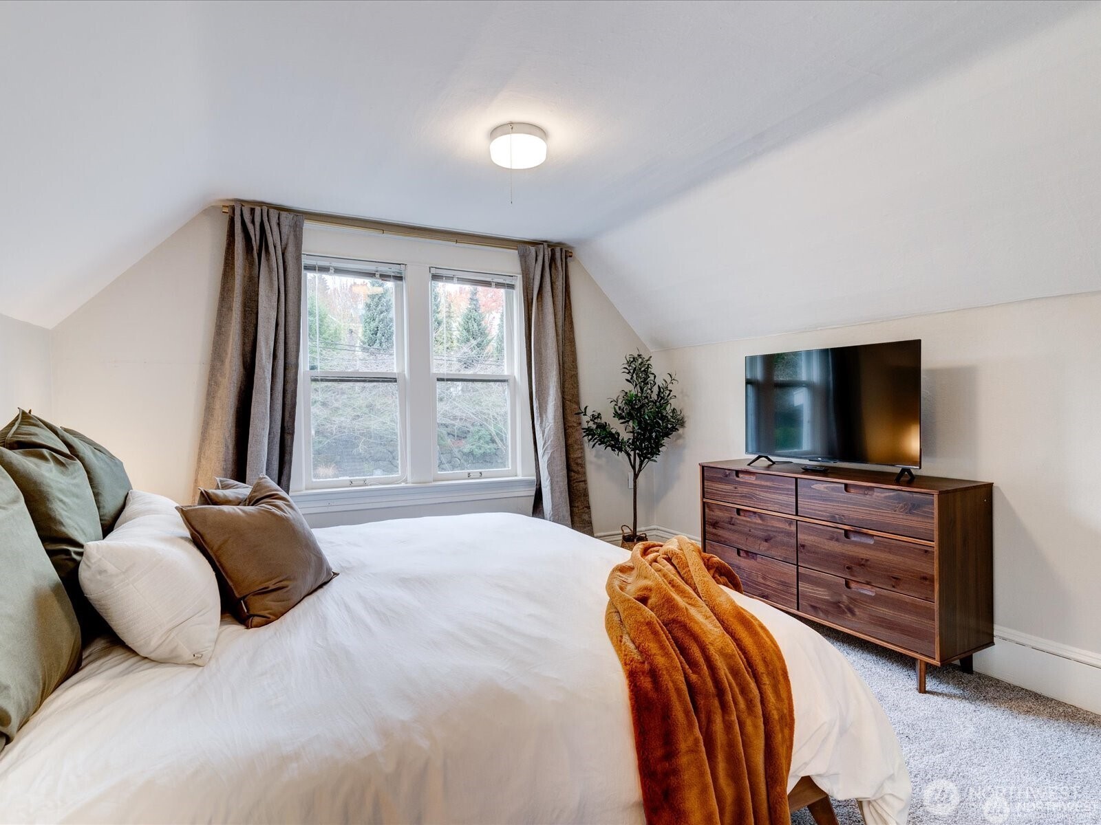 1626 39th Avenue E, Seattle, WA 98112