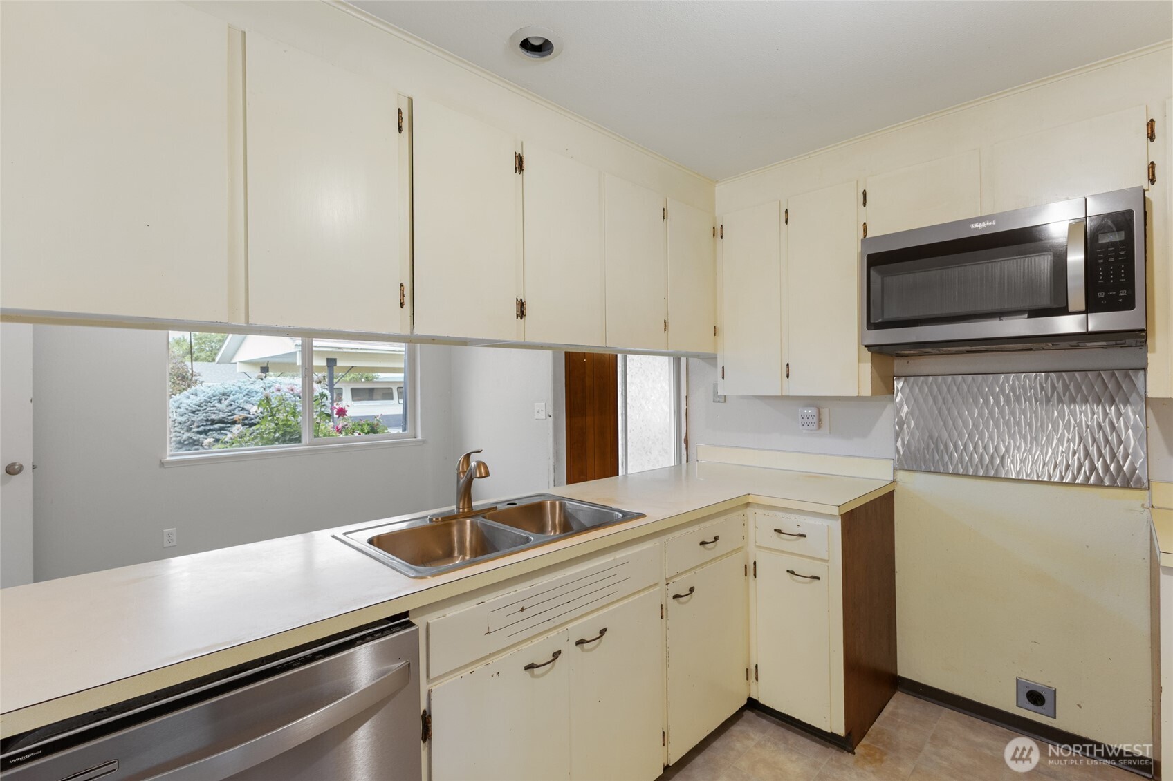 603 N Crestview Drive , Moses Lake, WA 98837