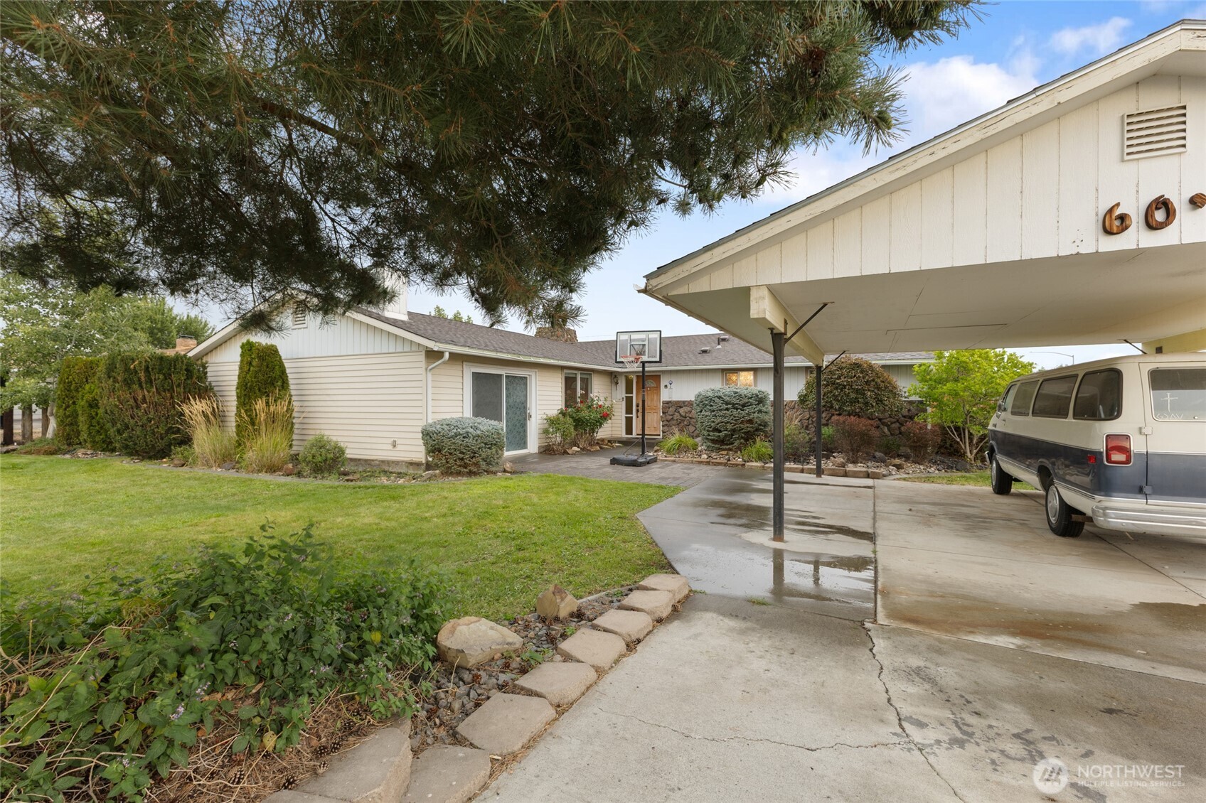 603 N Crestview Drive , Moses Lake, WA 98837