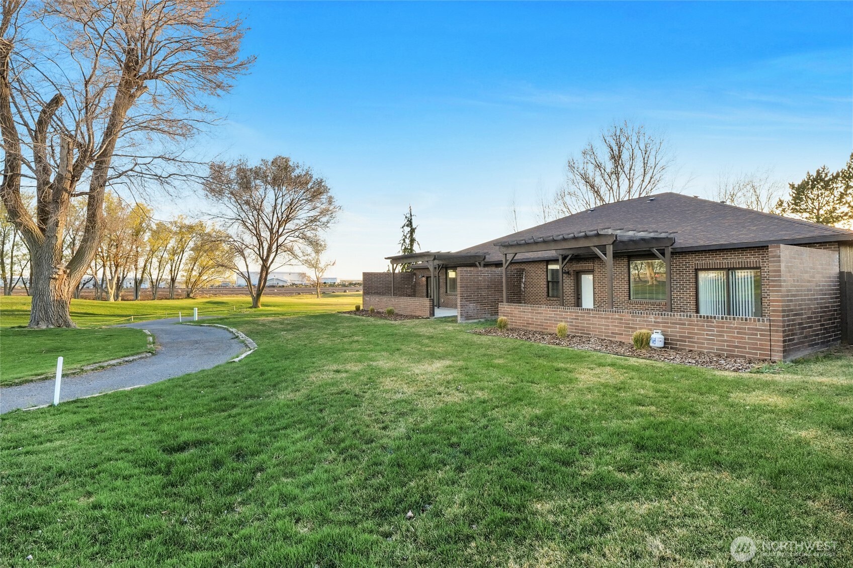 1233 NE Nanto Road #A&B, Moses Lake, WA 98837