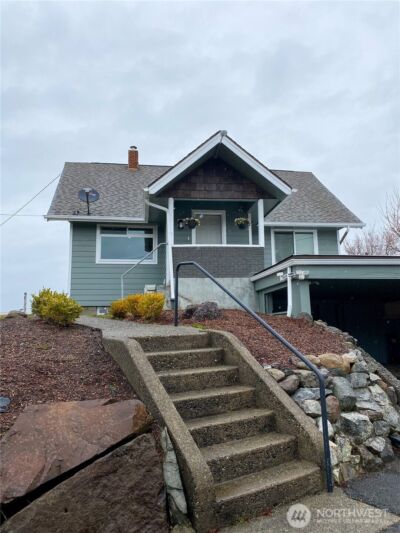 823 Broadway Avenue , South Bend, WA 98586