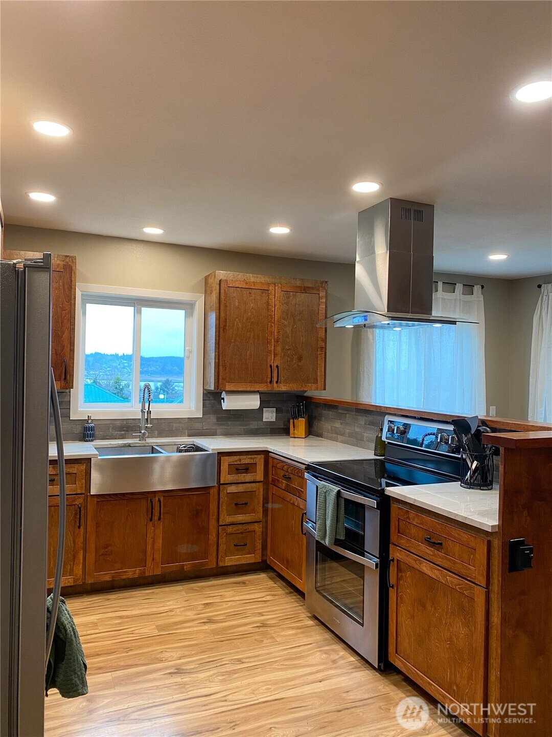 823 Broadway Avenue , South Bend, WA 98586