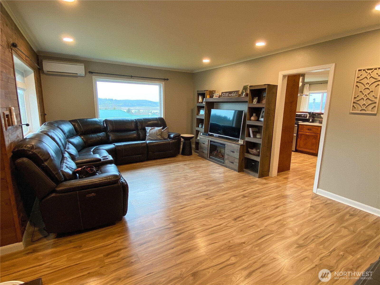 823 Broadway Avenue , South Bend, WA 98586