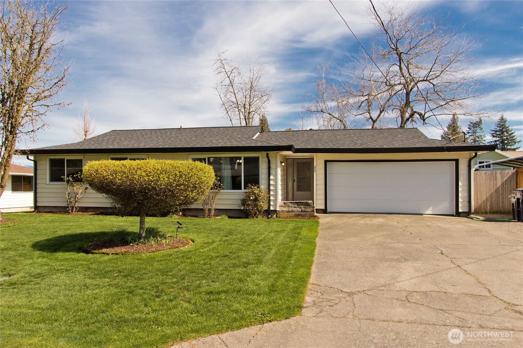 1867 Clovercrest Street , Enumclaw, WA 98022