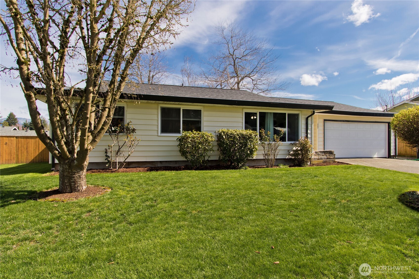 1867 Clovercrest Street , Enumclaw, WA 98022