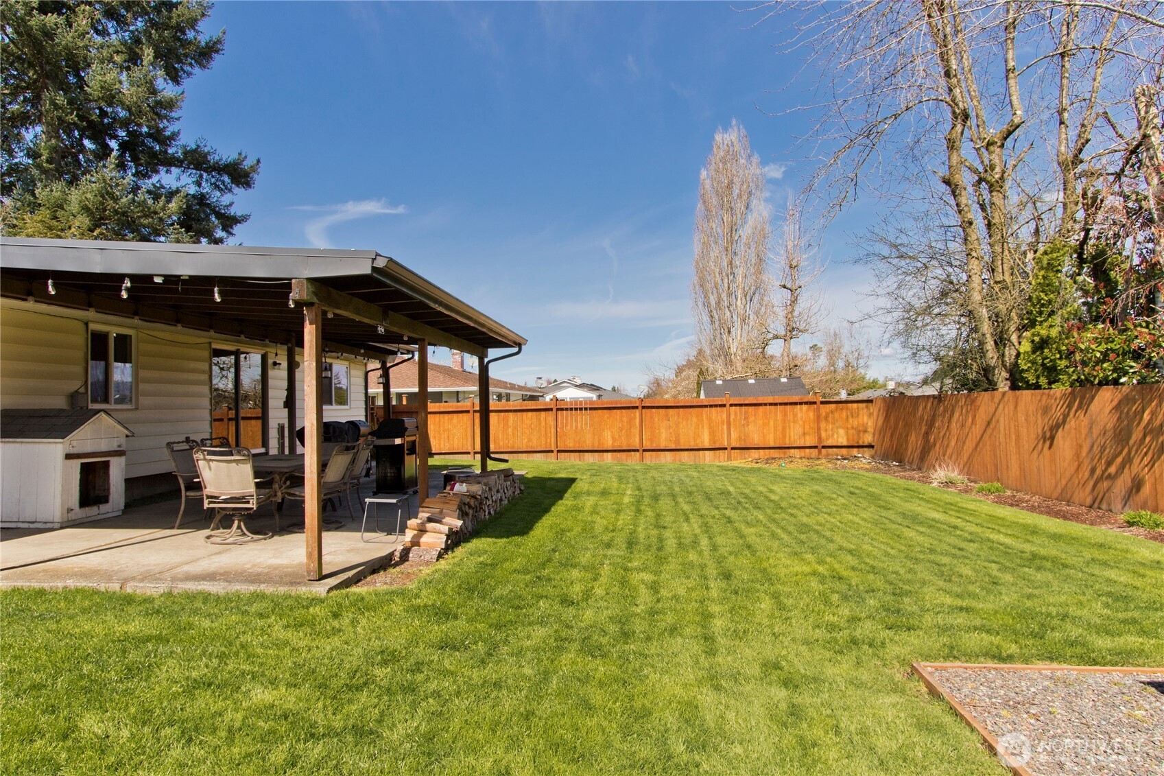 1867 Clovercrest Street , Enumclaw, WA 98022