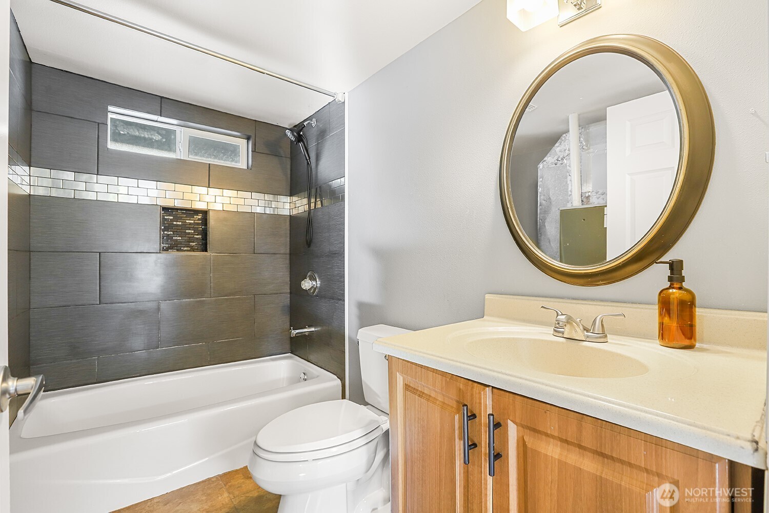 925 McLean Road , Mount Vernon, WA 98273