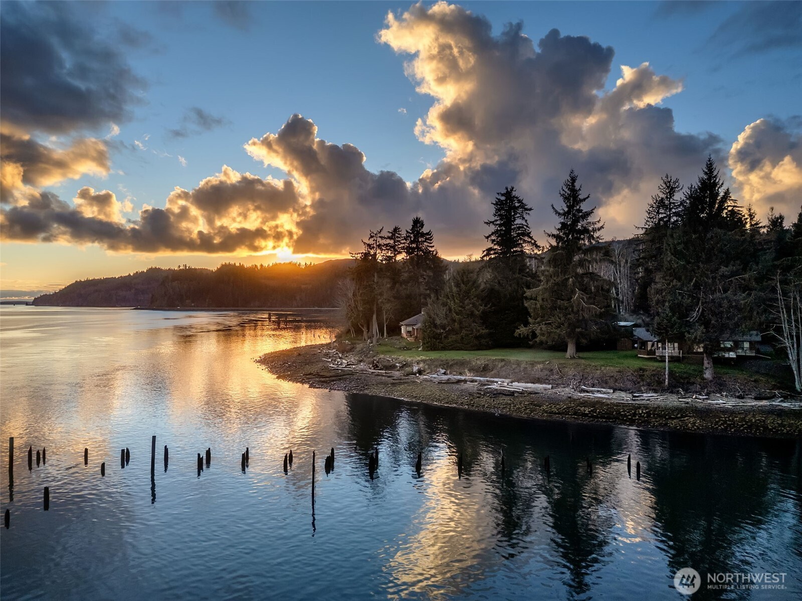 556 State Route 401 , Naselle, WA 98638