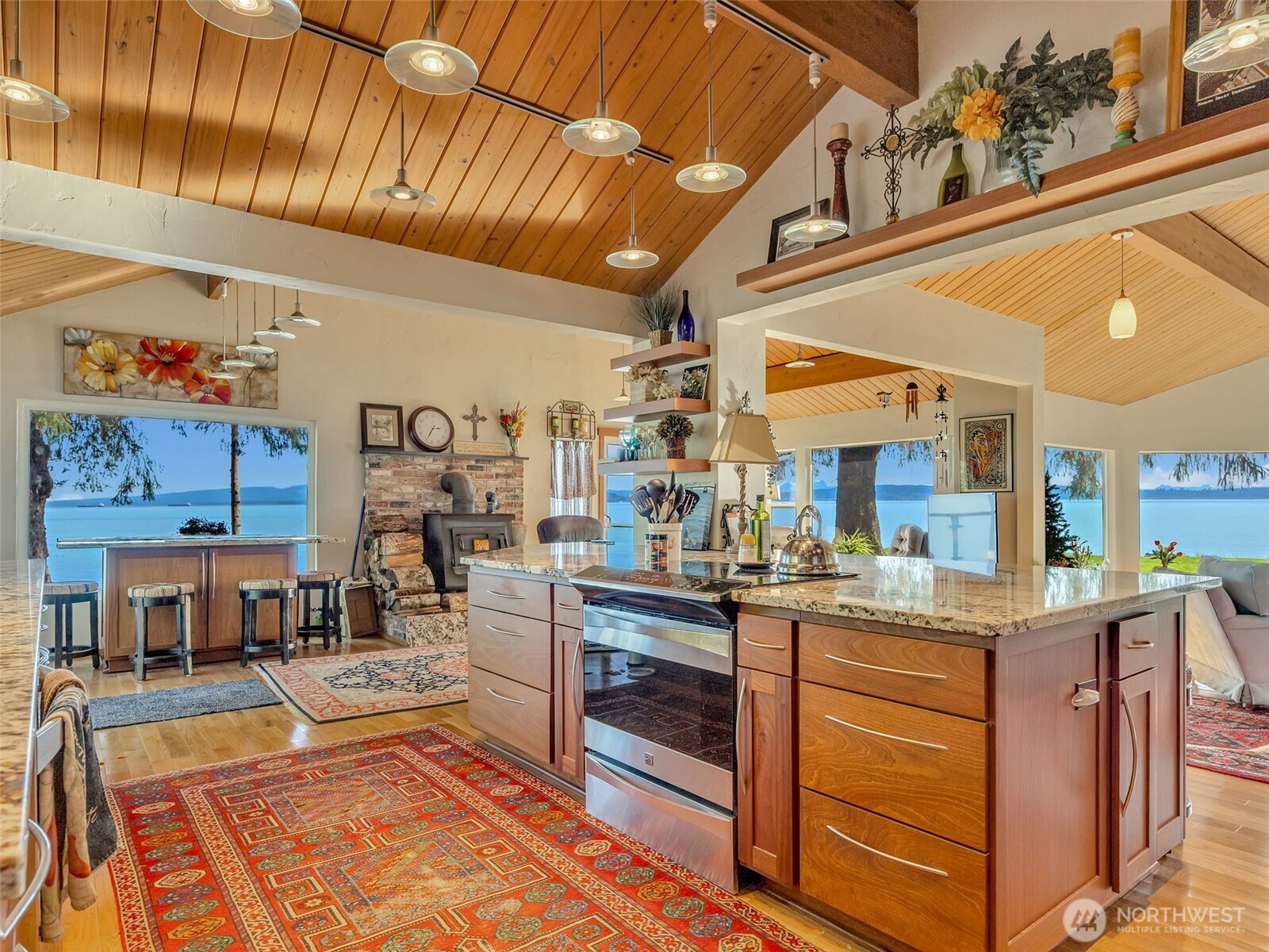 556 State Route 401 , Naselle, WA 98638