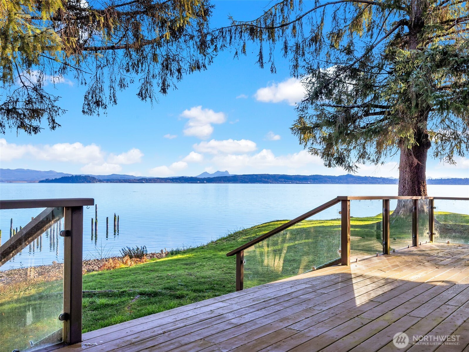 556 State Route 401 , Naselle, WA 98638