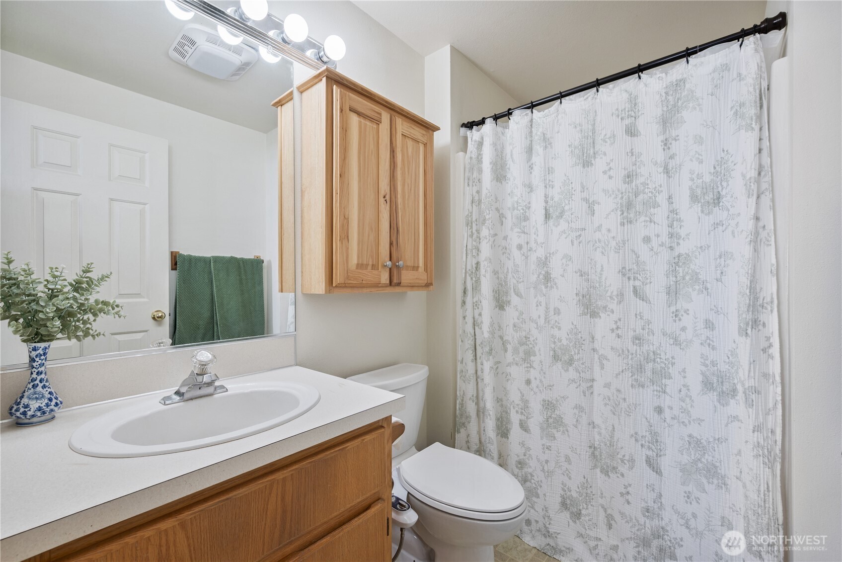 121 Adams Drive , Kelso, WA 98626