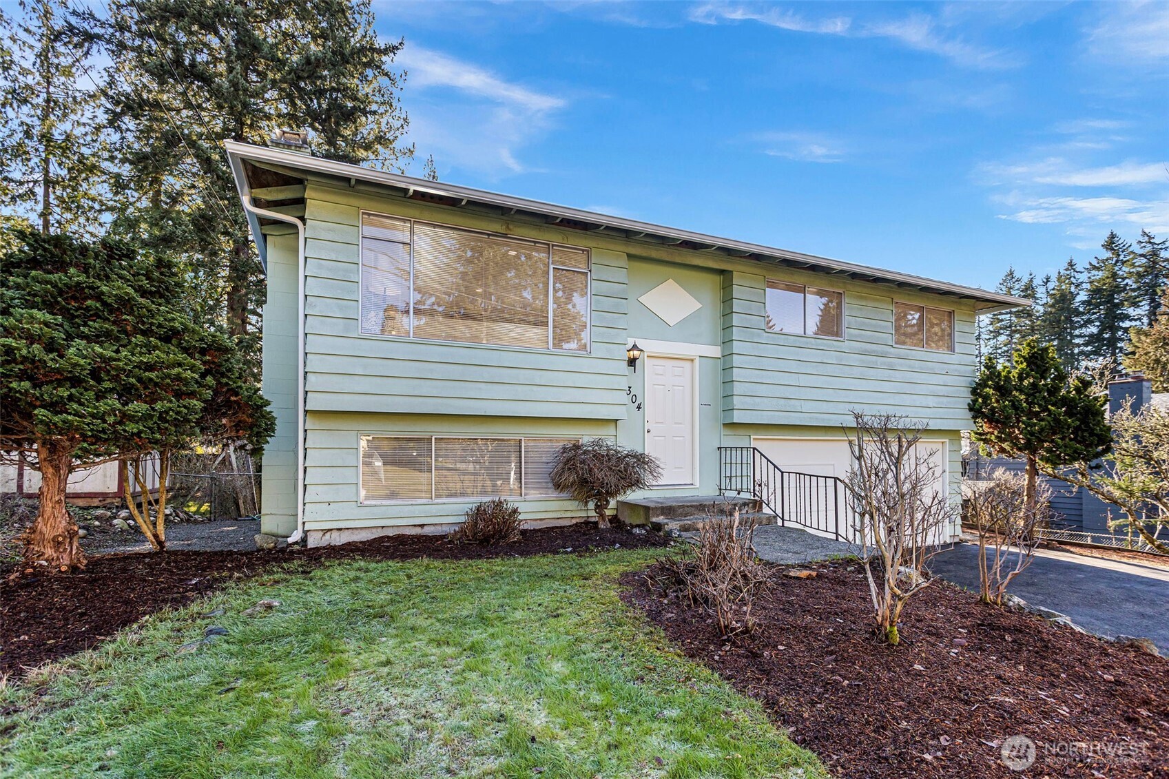 6304 165th Place SW, Lynnwood, WA 98037