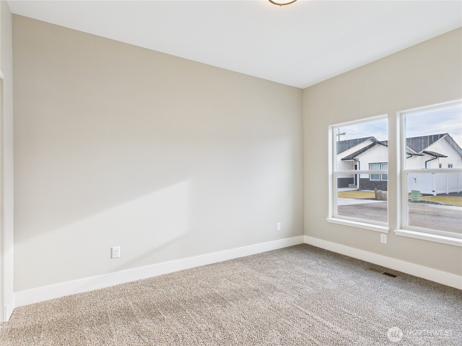 2470 Noah Street SE, East Wenatchee, WA 98802