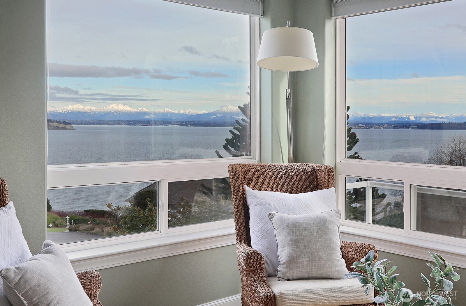 4694 Wrightsman Place , Clinton, WA 98236