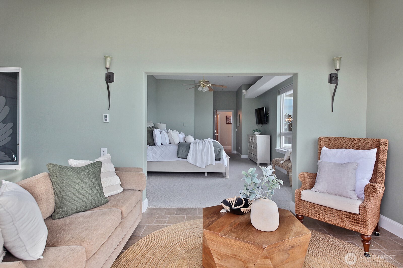 4694 Wrightsman Place , Clinton, WA 98236