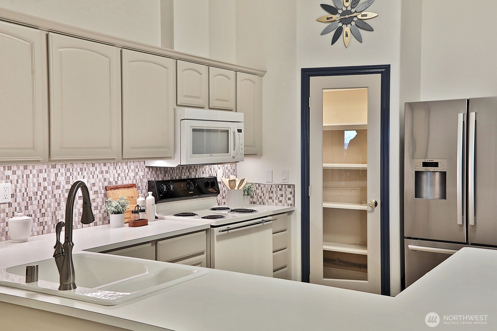 4694 Wrightsman Place , Clinton, WA 98236