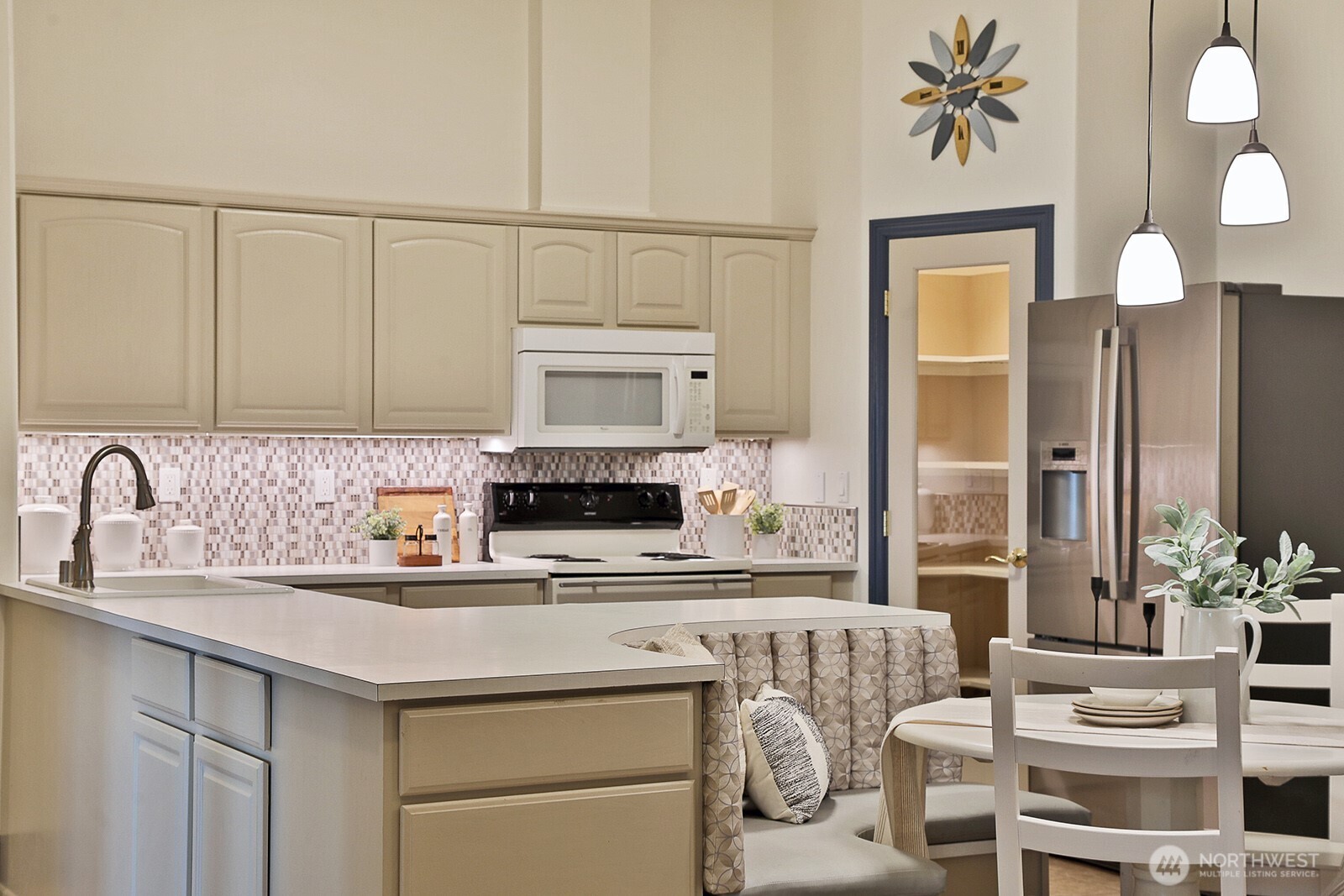 4694 Wrightsman Place , Clinton, WA 98236