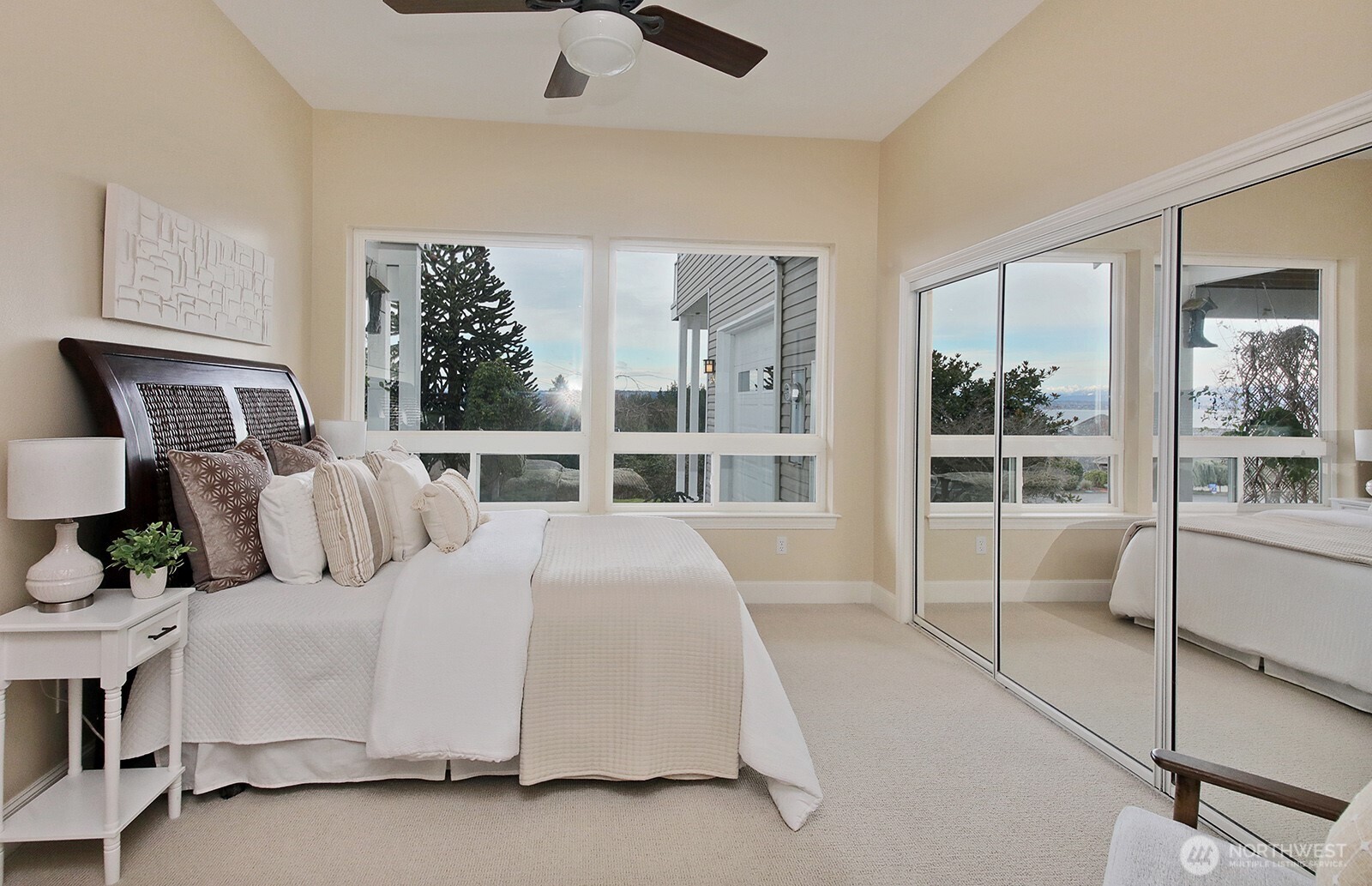 4694 Wrightsman Place , Clinton, WA 98236