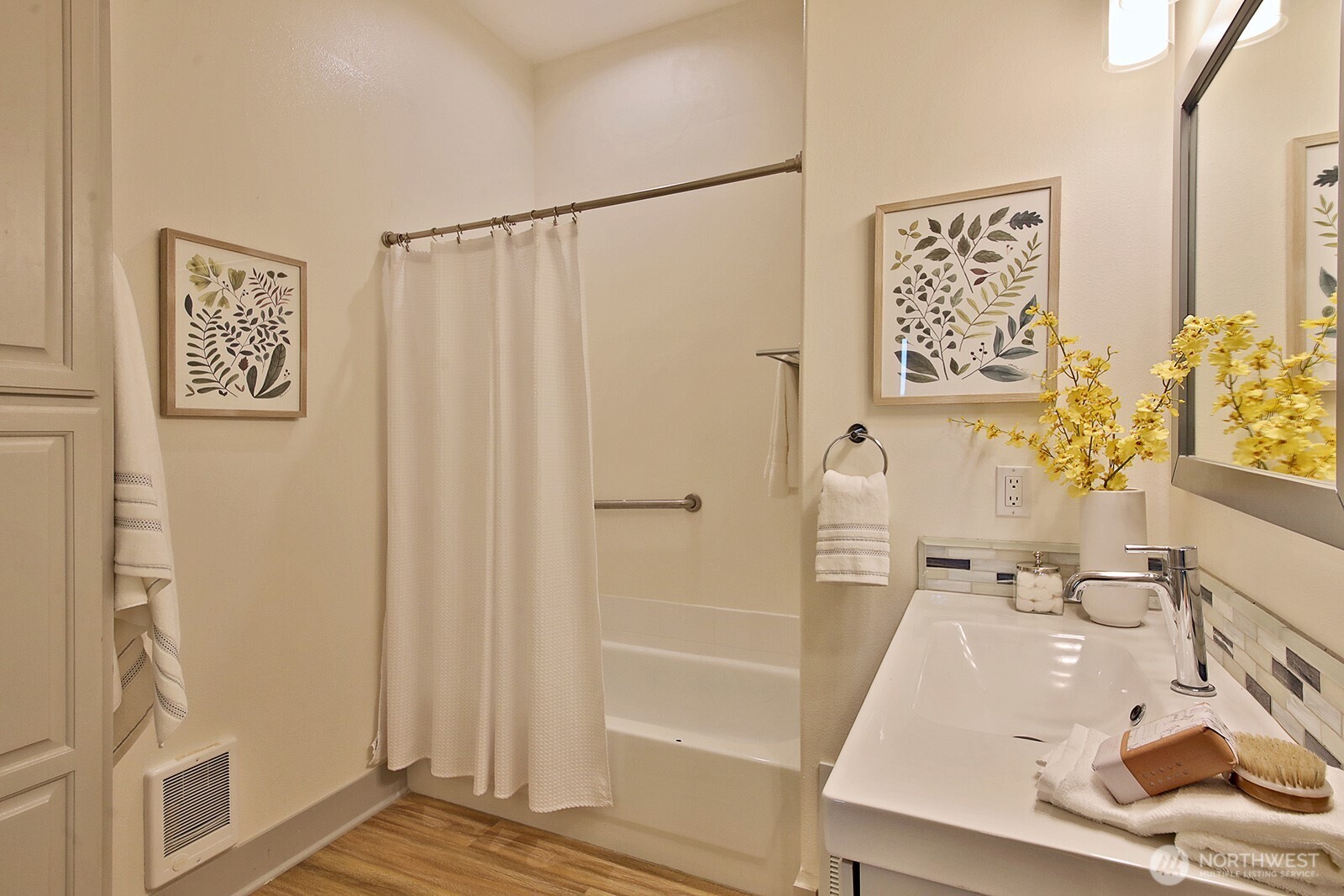 4694 Wrightsman Place , Clinton, WA 98236