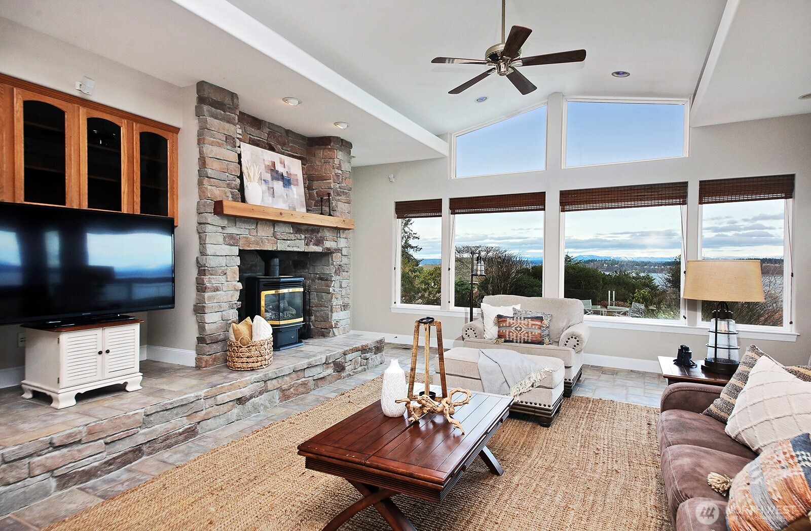 4694 Wrightsman Place , Clinton, WA 98236